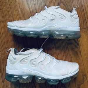 Nike Vapormax Plus “Platinum White”